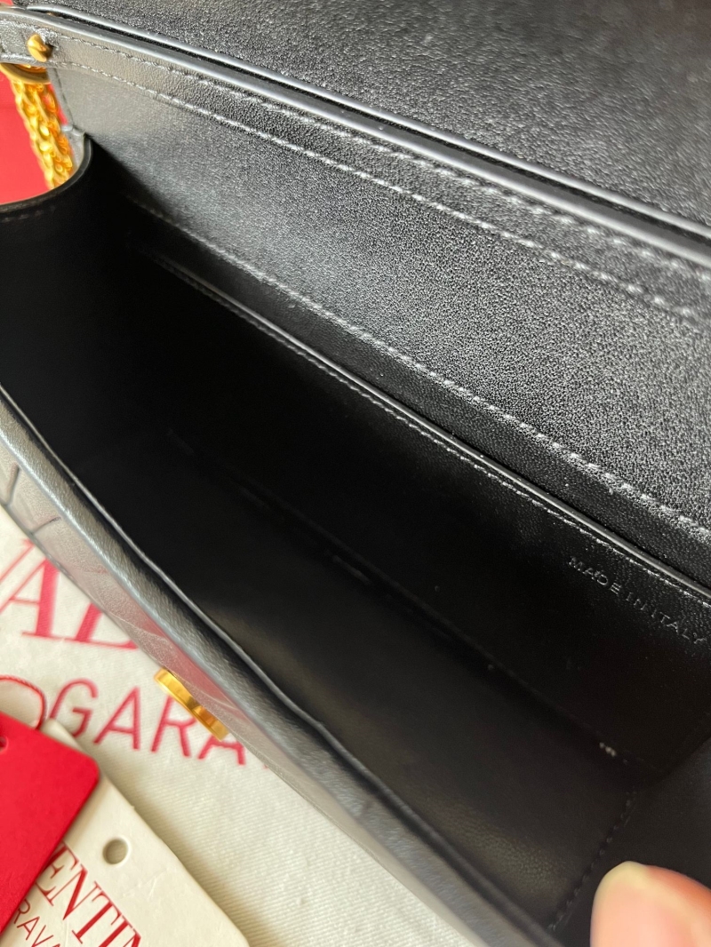 Va1e*ntin0 satchel bag